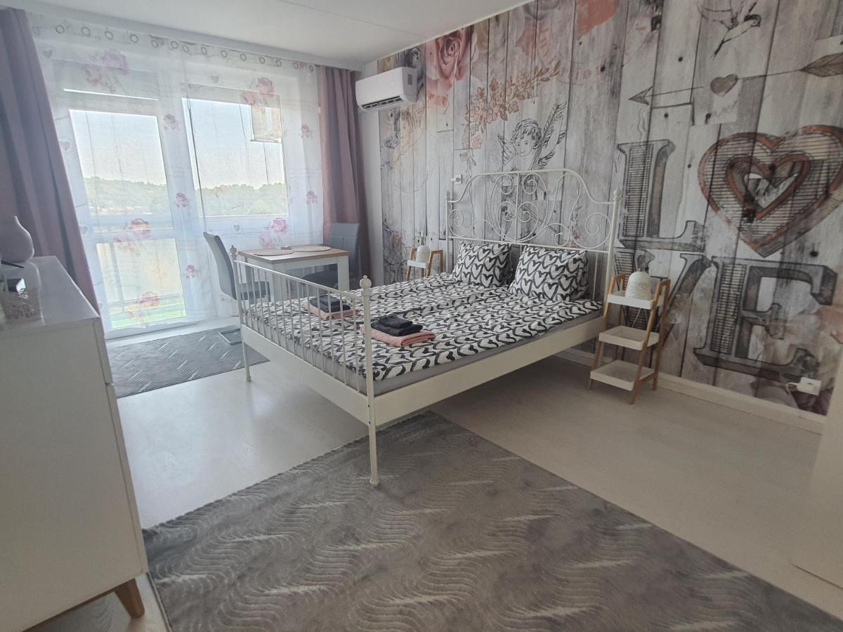 Hegyalja Apartman 米什科尔茨 外观 照片